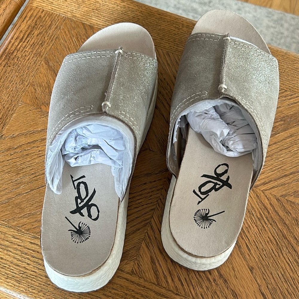 OTBT grey pewter slip on sandal Sz 8